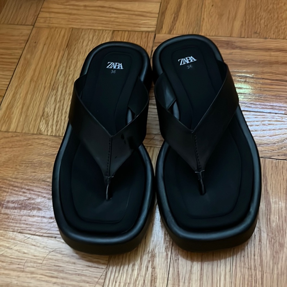 Zara black platform flip flops